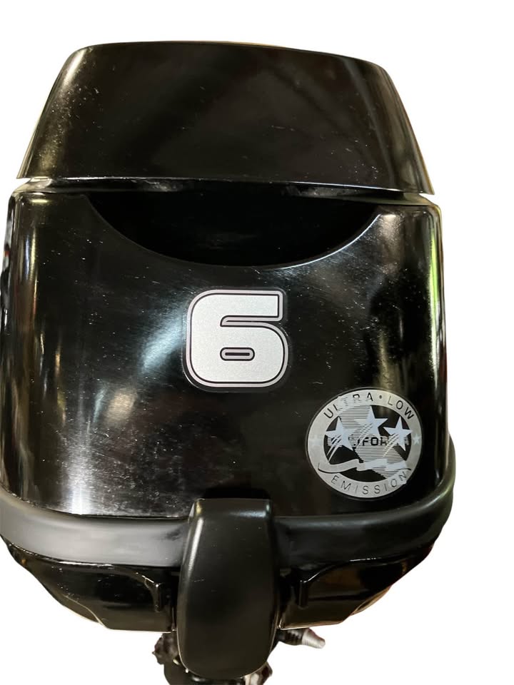 Close-up Mercury 6HP 4-Stroke Outboard – Tiller Handle, Short Shaft, Brand New