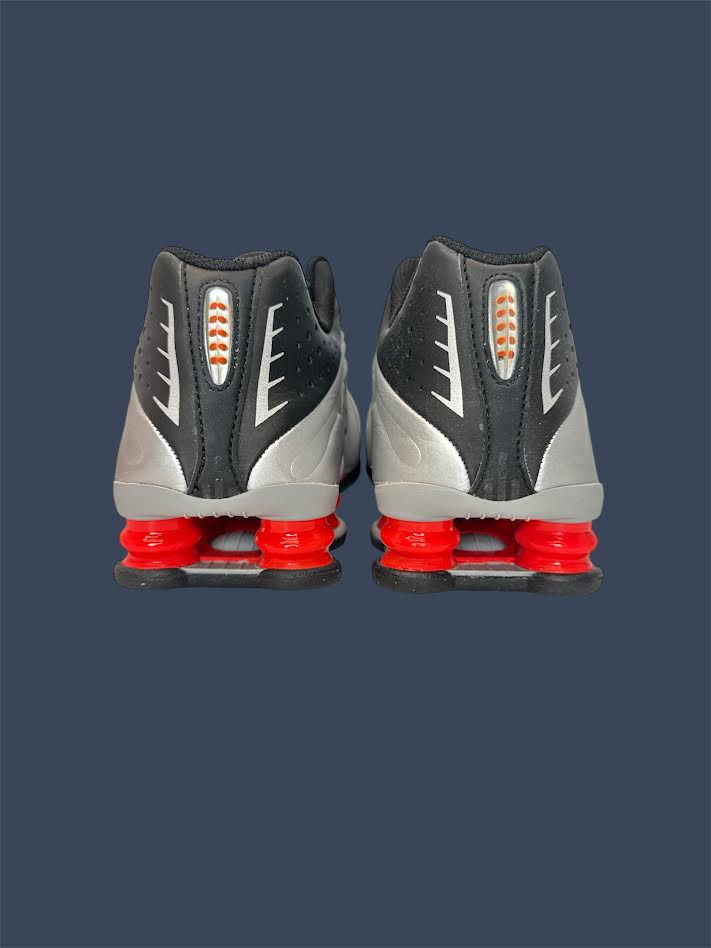 Youth Nike Shox R4 GS Metallic Silver CW2626-005
