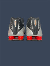 Youth Nike Shox R4 GS Metallic Silver CW2626-005
