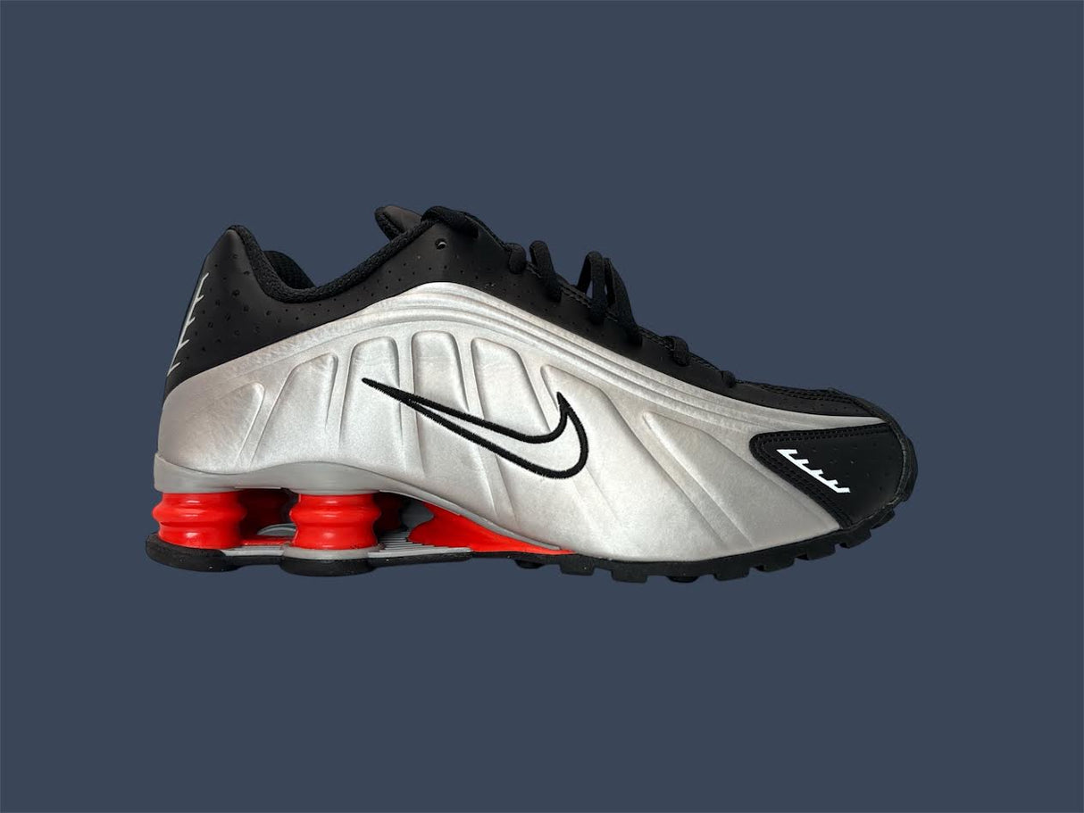 Nike Shox R4 Metallic Silver Size 9 | HQ1988-002