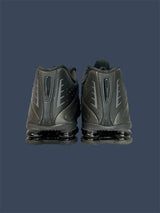 Nike Shox R4 Black Black HQ1988-001