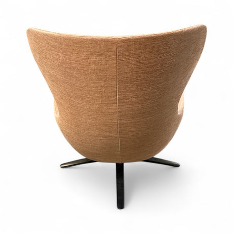 Boss Design Amelia in Standard Upholstery – Modern Lounge Seating