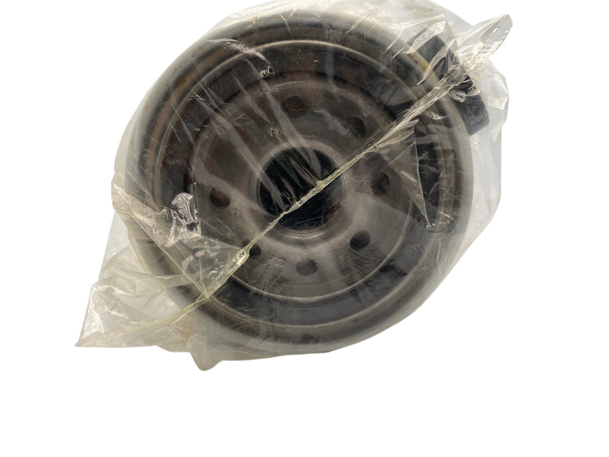 Close-up Fleetguard FS1009 Fuel/Water Separator – OEM Diesel Engine Filter