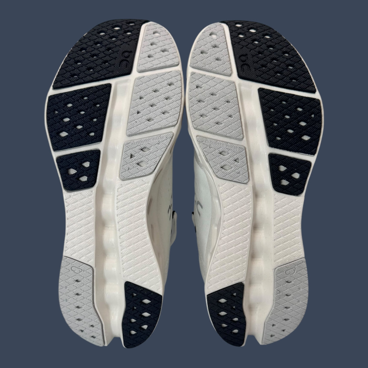 On Cloudsurfer 2 | Ivory/Ivory | Women’s | 3WF10103334