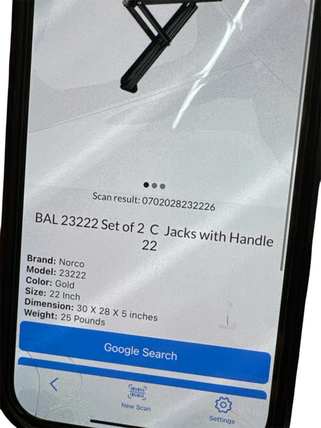 RV stabilizer C jack in use