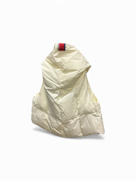 Side profile lightweight puffer vest
